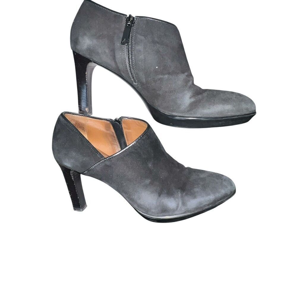 AQUATALIA Women's Black Suede Zipper Ankle Booties Heel Shoes Size 8 With‎ Box